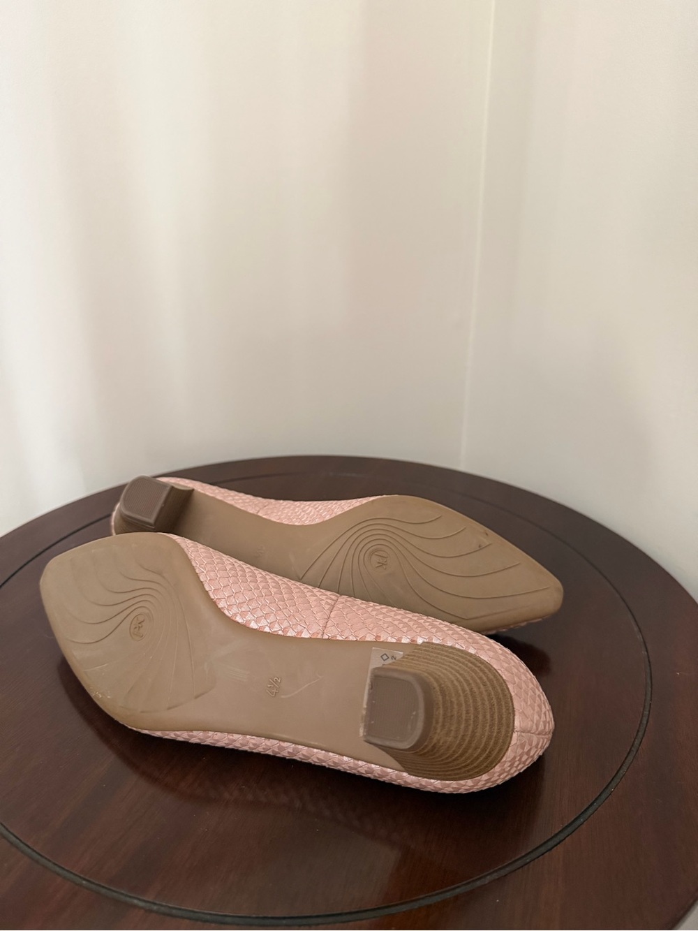 Peter Kaiser Pink Textured Leather Low Heel Loafers - Picture 4 of 4